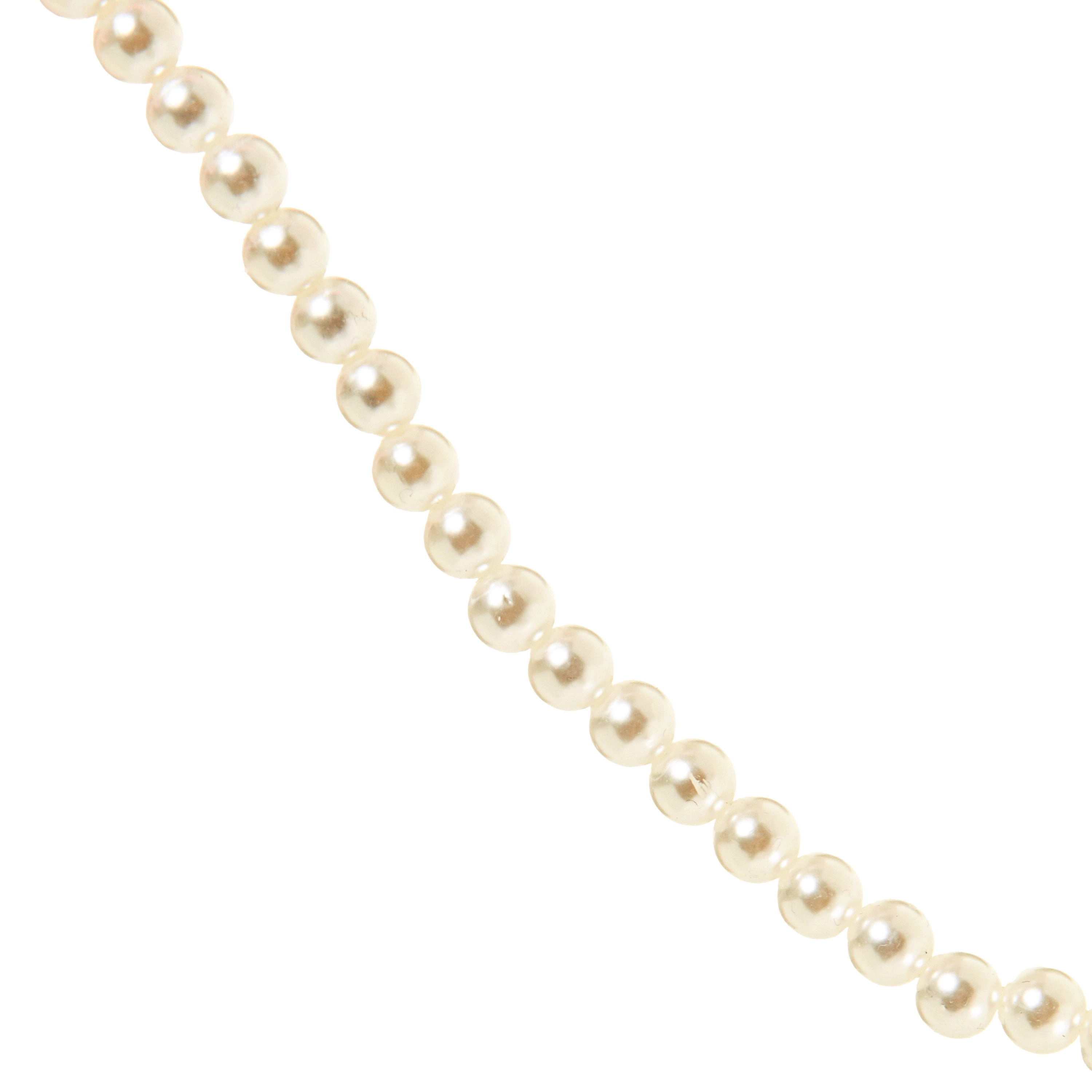 Lady Pearl Bow Necklace