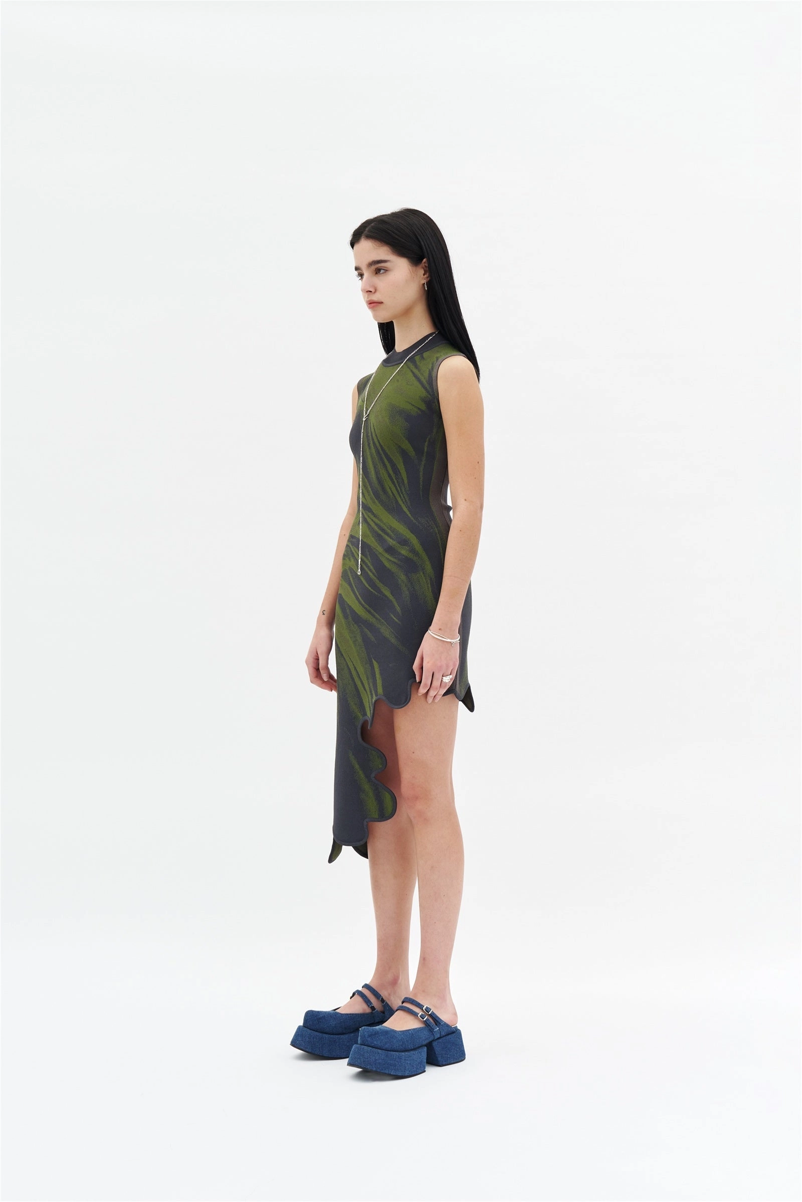 MIA SIGNATURE WAVY DRESS