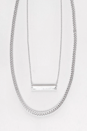 Shine On Label Bar Chain Necklace Silver