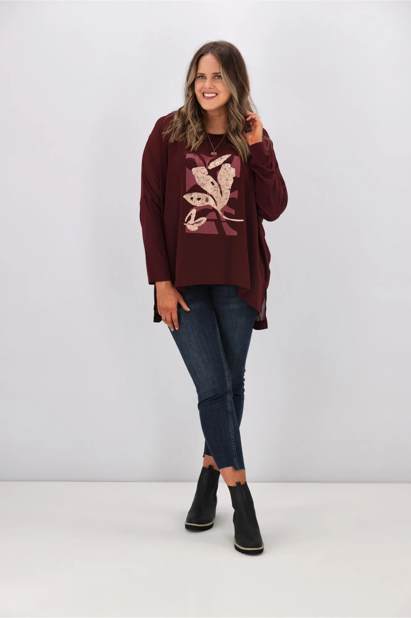 Shine On Label Kateri Foil Print Top Deep Wine