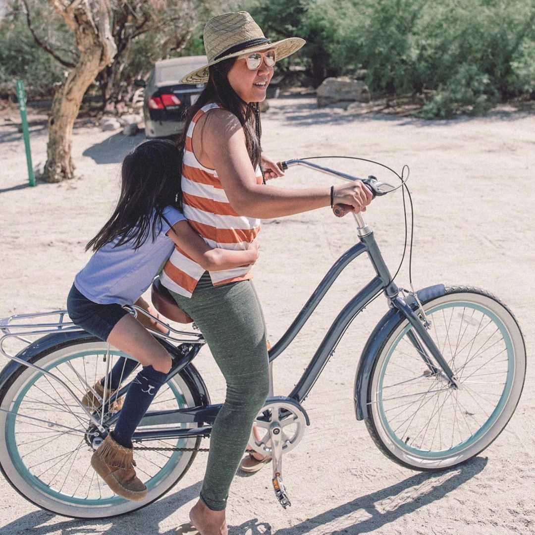 sixthreezero EVRYjourney Women's Casual Edition 7-Speed w/ Integrated Cable Lock, Light and Basket
